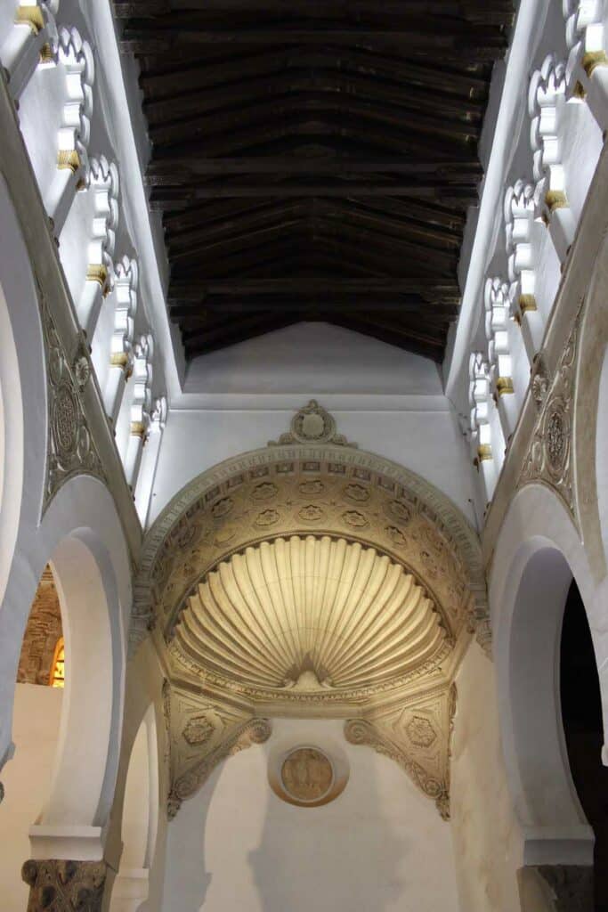 Antigua-Sinagoga-de-Santa-Maria-la-Blanca-46-TOLEDO_MONUMENTAL